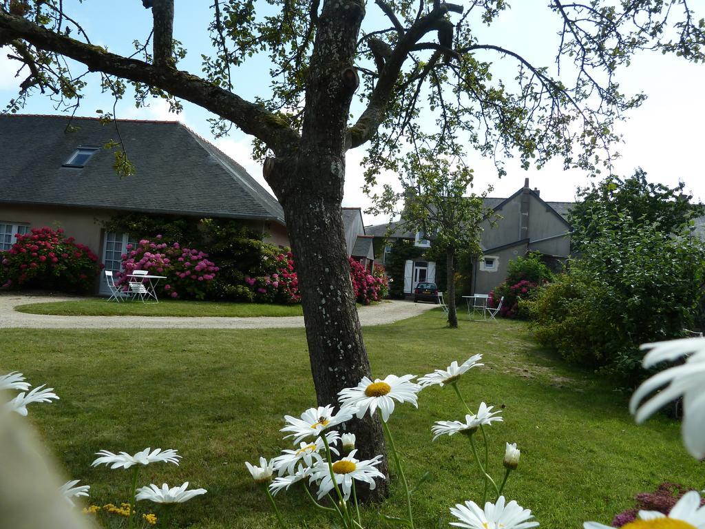 Bienvenue A La Ville Es Gris Bed and Breakfast Cancale Exterior foto